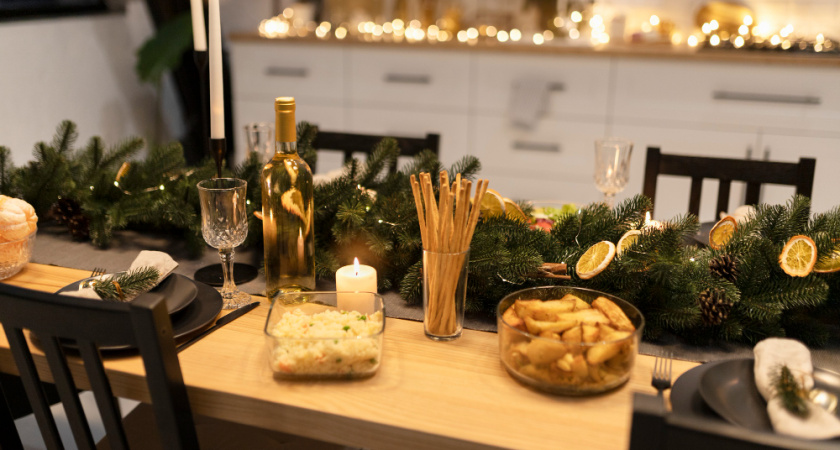 Встречаем год Огненной Лошади правильно: как сервировать стол по трендам, чтобы создать атмосферу благополучия