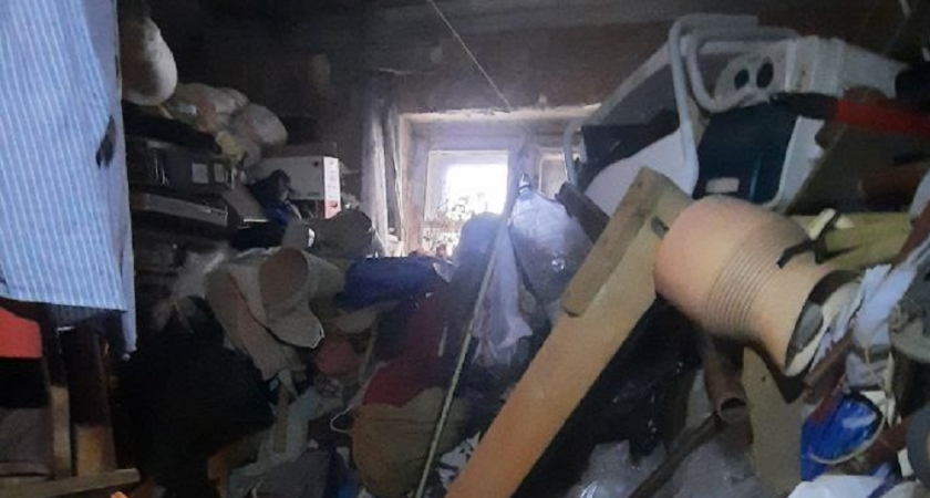 Во Владимире пенсионер пролежал несколько дней в захламленной квартире без помощи 
