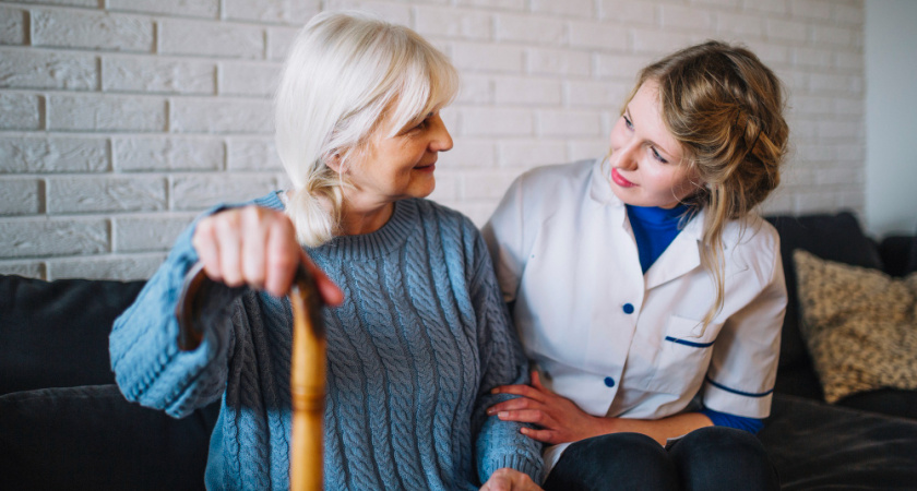 Более 400 пенсионеров во Владимирской области пользуются помощью соцработников