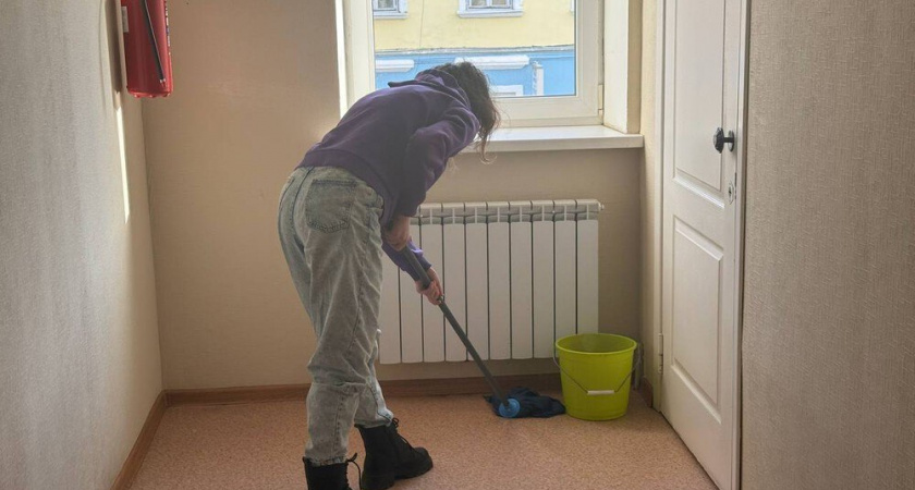 Я устала таскать ведро с водой: нашла способ мыть пол в два раза быстрее