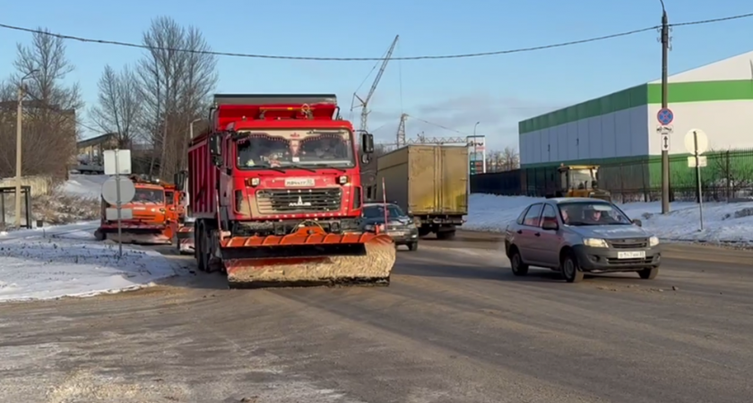 Улицы Владимира круглосуточно чистят от снега 60 единиц техники 