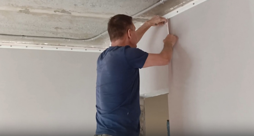 7 роковых ошибок при поклейке обоев, которые совершают все новички: как сделать всё идеально?