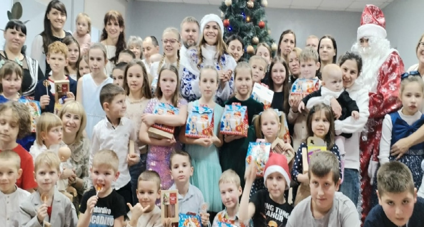 В Центральном роддоме Владимира прошла ёлка для многодетных семей