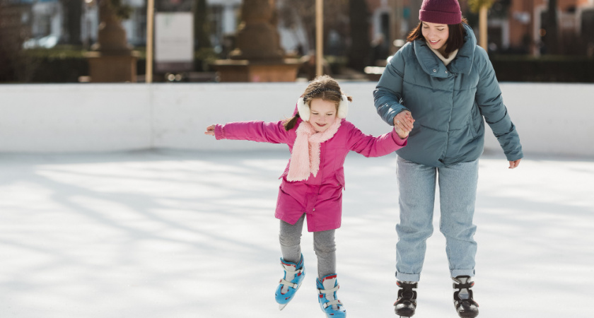 Во Владимире началась заливка льда на центральных городских катках