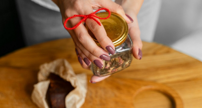 Крышка мигом слетит: 3 способа открыть банку без лишних усилий 