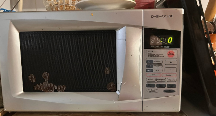 Никакой химии! Чистим микроволновку паром от уксуса — жир и запах исчезают навсегда