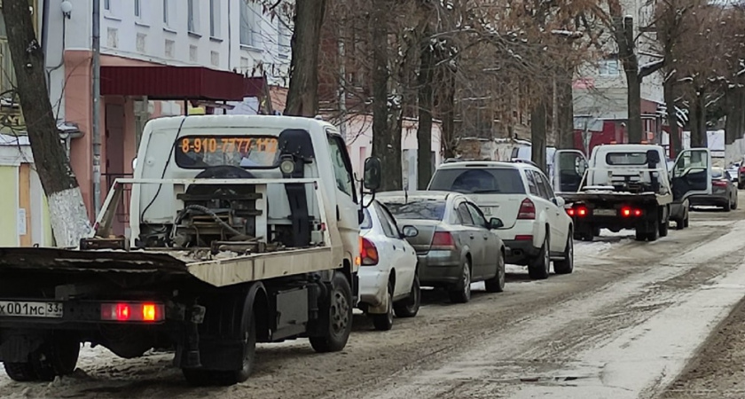 Владимирских водителей попросили не ставить машины на 8 улицах для ночной уборки