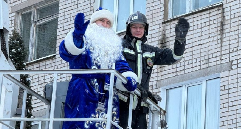 Дедушка Мороз поздравил маленьких пациентов ковровской больницы