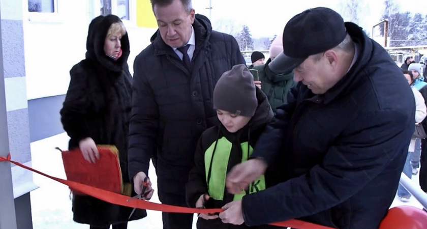 В поселке Пакино в Ковровском районе 12 семей получили ключи от новых квартир