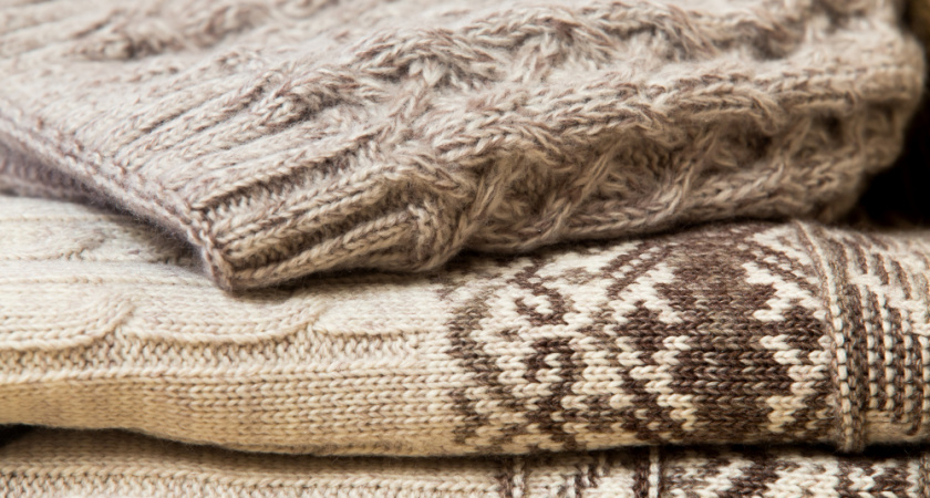 Спасаю любимый свитер от катышков: 5 способов вернуть вещи прежний вид