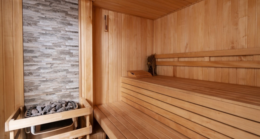 Забудьте про минвату: деревенские мастера раскрыли секрет долговечного утеплителя для банного потолка