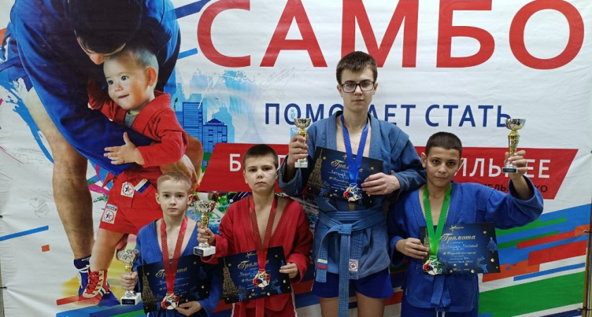 Юные самбисты из Суздаля завоевали четыре медали на межрегиональном турнире