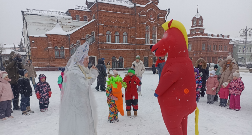 Загородный парк организовал новогоднюю программу в центре Владимира