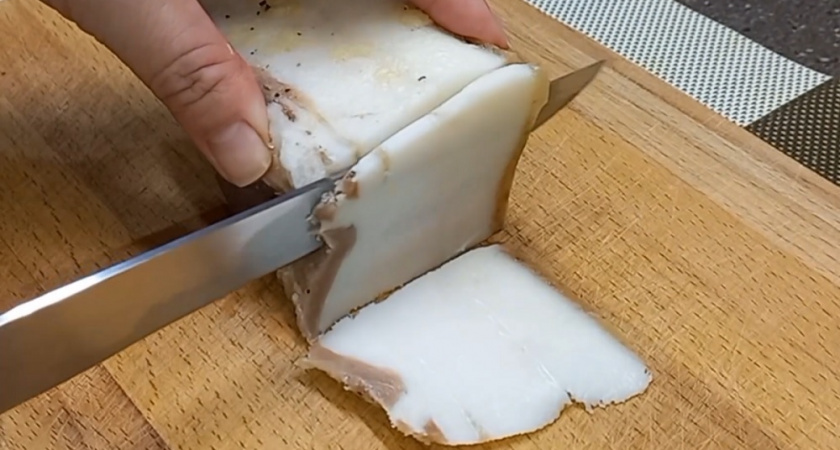 Едите сало? Гастроэнтерологи раскрыли, что произойдет с организмом - вся правда о пользе и вреде