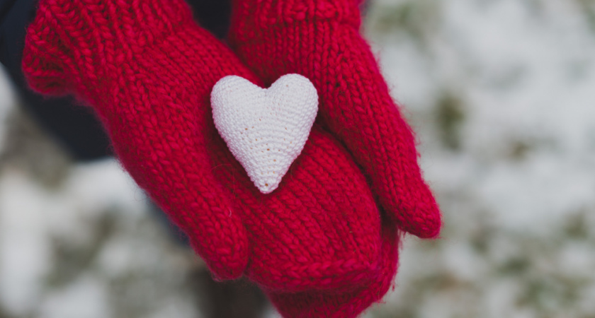 "Просто кладу это в варежки и согреваюсь на морозе": разбираем самый спорный лайфхак 