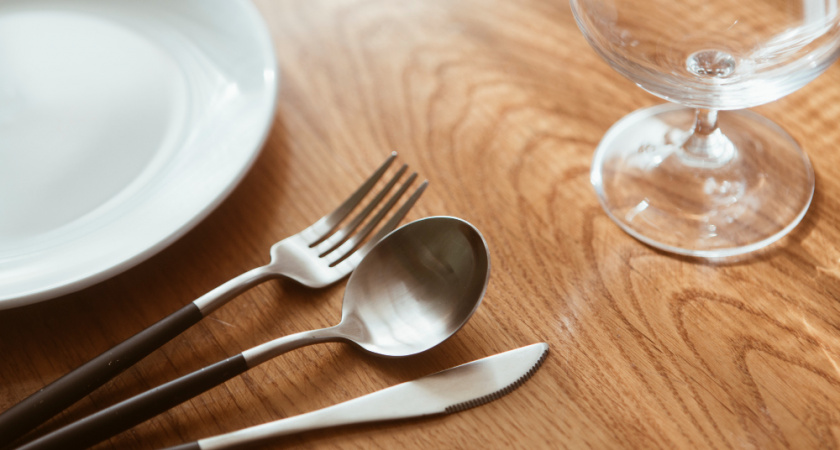 Ложки и вилки снова как новые: 5 способов очистить их от налета без магазинной химии