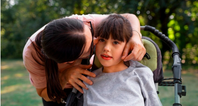 С 1 февраля в России увеличены выплаты по уходу за детьми с инвалидностью