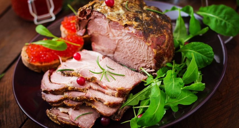 Рецептом запеченной говядины поделилась моя бабушка — теперь готовлю только так