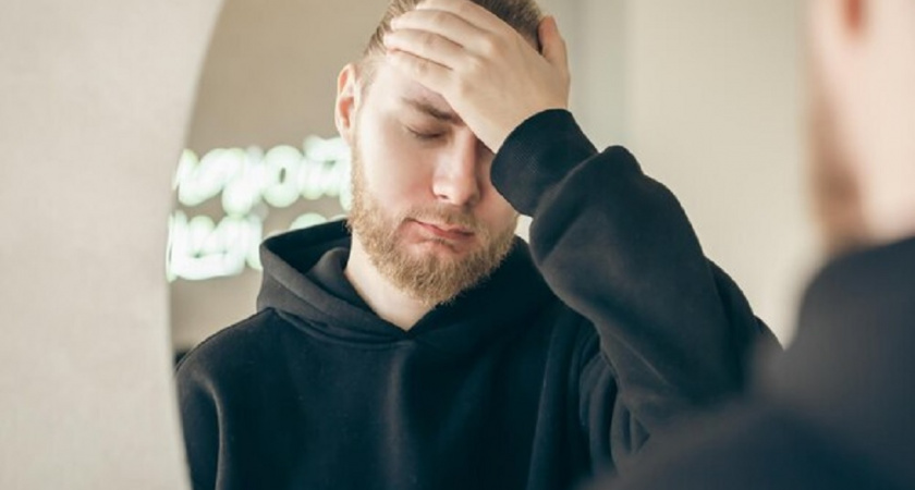 4 горькие цитаты про предательство близких людей: запомнил их на всю жизнь