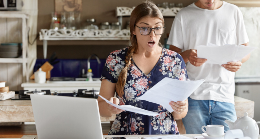 Без суда и следствия: в России придумали, как заставить платить должников за коммуналку - какие меры хотят ввести