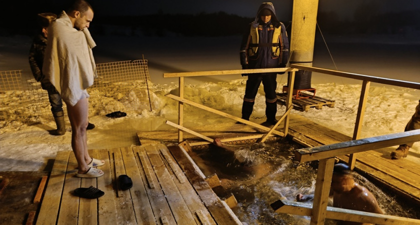 Более 4 тысяч человек окунулись в проруби Владимирской области на Крещение