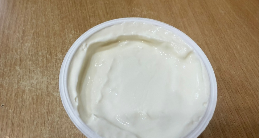 Перестала искать хорошую сметану в магазинах. Теперь делаю свою из литра молока — и быстрее, и дешевле