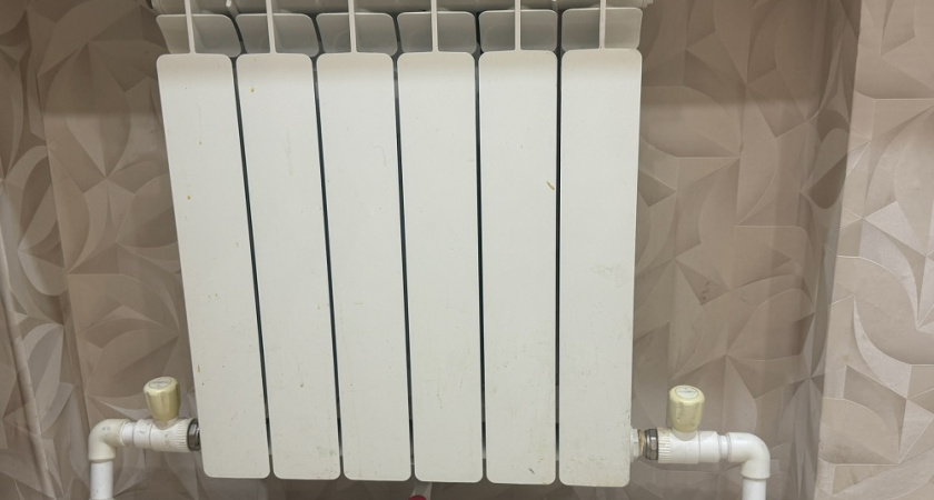 Накрываю батарею — и дома тепло даже в -40: делаю так каждую зиму и могу ходить по полу босиком 