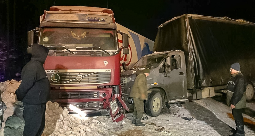 На трассе М-7 под Владимиром столкнулись три грузовика