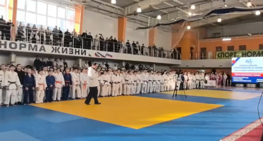 Спортсмены из 47 городов России соревнуются на турнире по дзюдо в Коврове