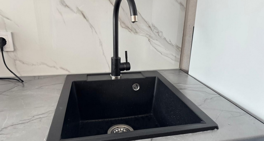 Сталь или искусственный камень для мойки: как не ошибиться с выбором - запомните 3 важных правила от опытного мастера