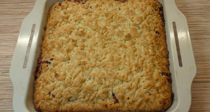 Песочный пирог с вареньем за 30 минут: просто, быстро и безумно вкусно