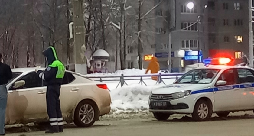 "Инспектор отпустит быстро и без штрафа": что нужно сказать при остановке ДПС - 6 действенных фраз от автоюриста