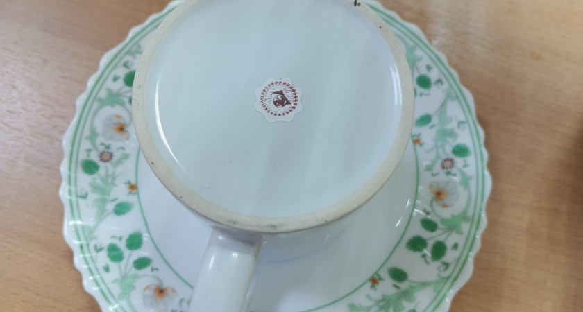 Как убрать наклейки с посуды - смотрите эти 6 лайфхаков 