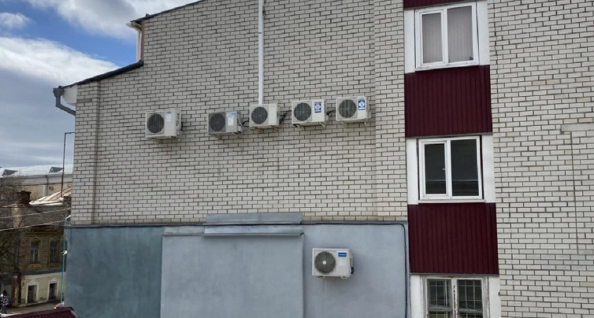 "Снять нельзя оставить": почему ваш кондиционер на фасаде может стать поводом для суда в 2026 году