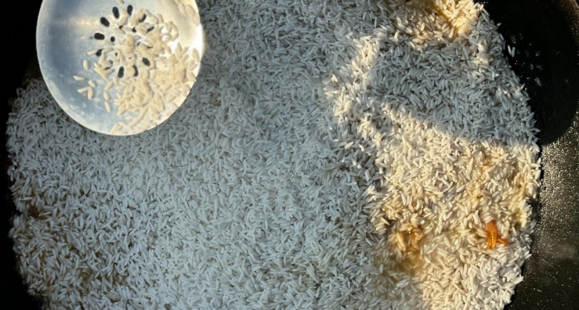 Забудьте о слипшимся рисе - есть способы сделать его рассыпчатым