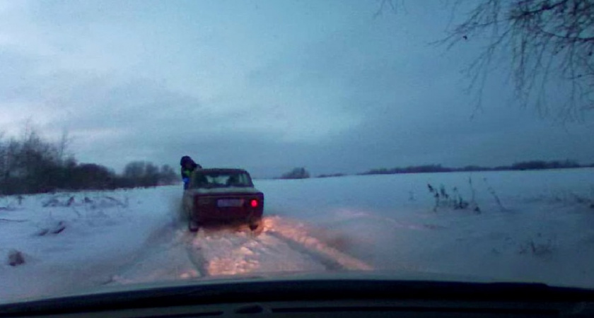 Подросток из Камешкова напал на автоинспектора
