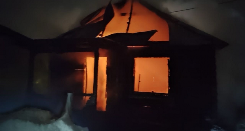 В Александровском районе сгорела хозяйственная постройка