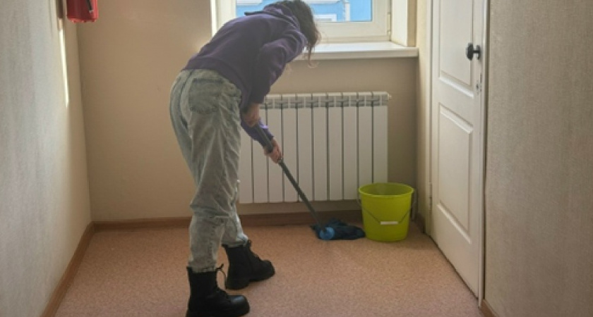 Всего одна вещь делает средство для мытья полов идеальным: стоит копейки и пахнет несколько дней