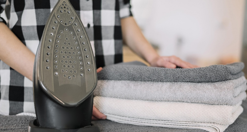 Как я почистила утюг от накипи за 15 минут: секрет в обычном скотче и лимонке — вытащила из него гору грязи, о которой не подозревала