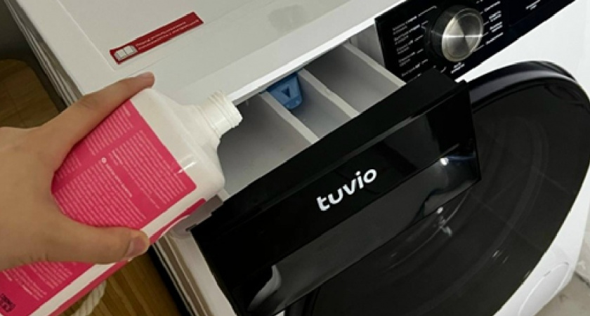 Как я отстирала застарелые пятна с помощью одного средства: всё, что понадобилось — пузырёк из аптеки