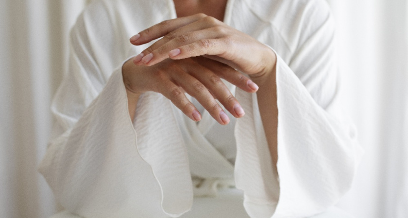 Мой маникюр больше не боится воды: как японская техника ухода спасла мои ногти — 400-летний рецепт ухода за ногтевой пластиной