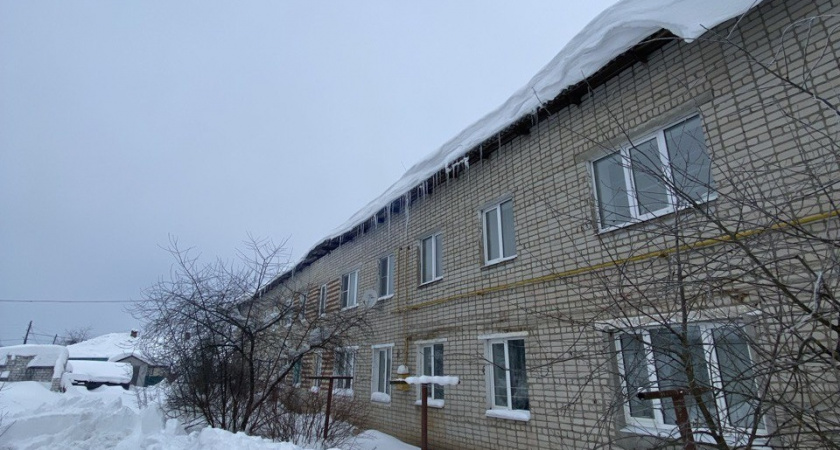  За один день во Владимирской области из-за скопления снега рухнули крыши трех домов