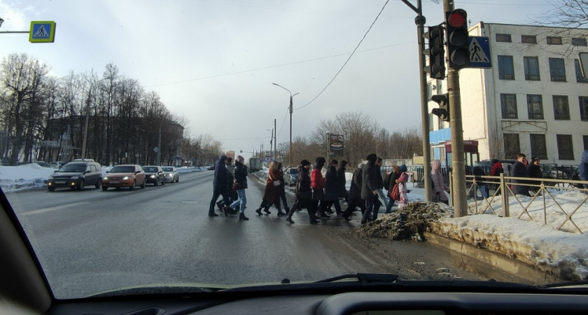 Верховный суд разъяснил: когда по ПДД вы обязаны уступить пешеходу, а когда — нет. Многие водители ошибаются