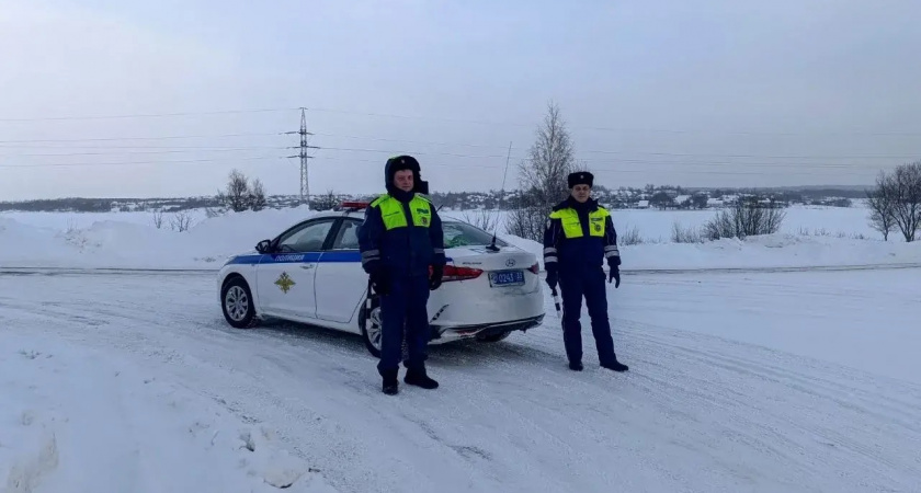 Водители Владимирской области благодарят инспекторов ДПС за помощь в непогоду