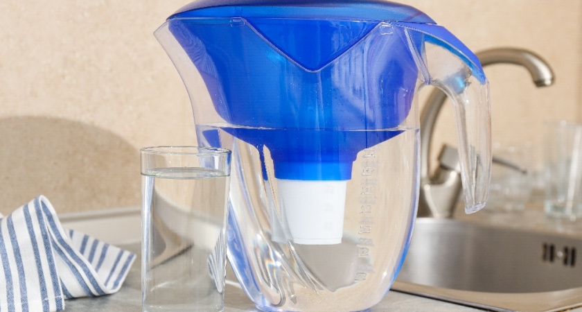 Очищаю старый фильтр-кувшин за 5 минут: способ очистки, который не повреждает пластик — экономия вашему кошельку