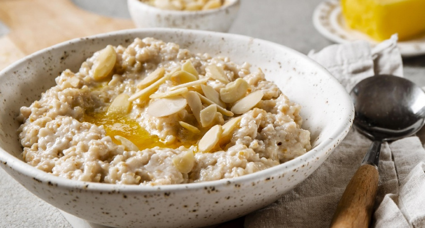 Теперь варю кашу по рецепту советских поваров: подсмотрела в кулинарную книгу своей бабушки — жаль, не знала об этих 3 хитростях раньше