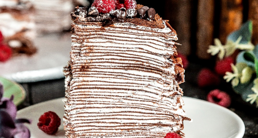 На Масленицу я пеку не просто блины, а шоколадно-лимонный торт: блинный торт, от которого все в восторге — гости просят рецепт каждый год