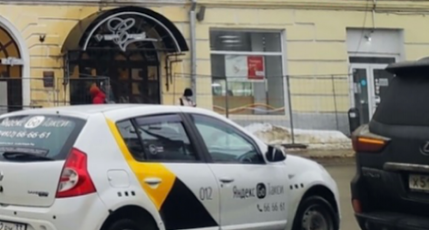 Владимирский таксист помог полиции поймать курьера мошенников 