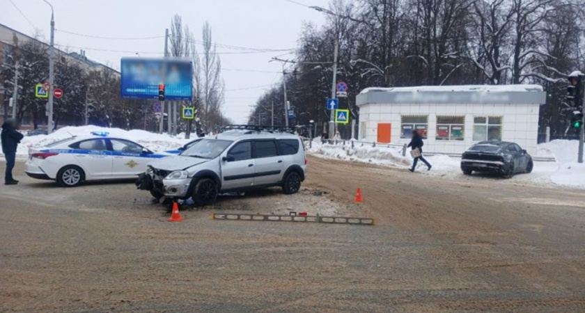 У Центрального парка во Владимире неуступчивый водитель спровоцировал ДТП