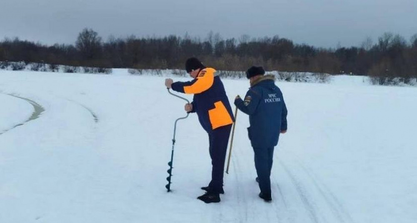 Спасатели начали проверки толщины льда на реках Владимирской области